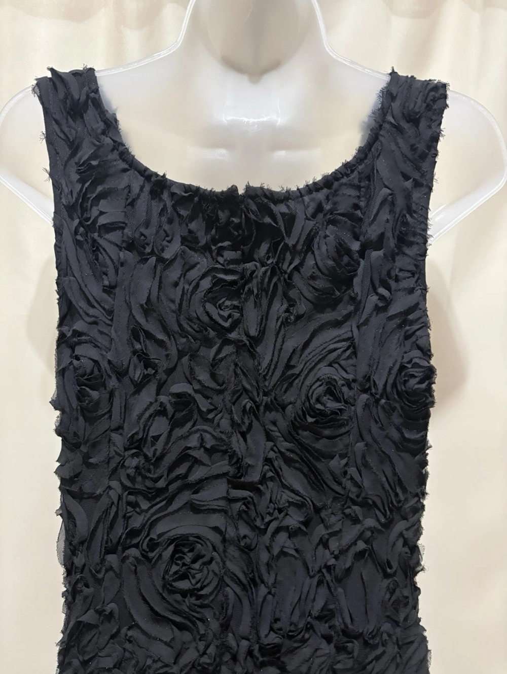 Textured Floral Rosette Sleeveless Dress - Black